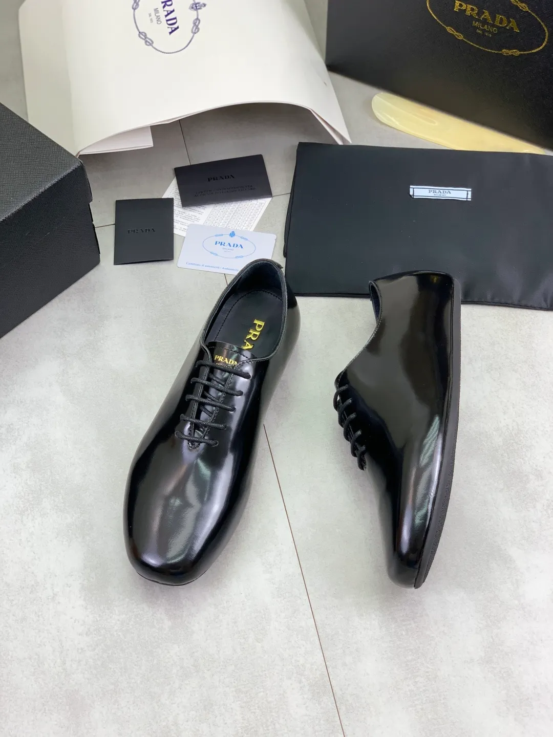 Men's shoes 💰P680 new style 💰 💎💎💎water dyed cowhide original quality PRADA —🆘.Prada Original order purchase, high-end business leather shoes, fabric: Made of Italian imported calfskin with color-brushed edges➕water-dyed cow lining/cowhide lining➕Specially available original outsole, fine workmanship, real product^_^photographed🎬size: 39-44 (38 45 custom-made)